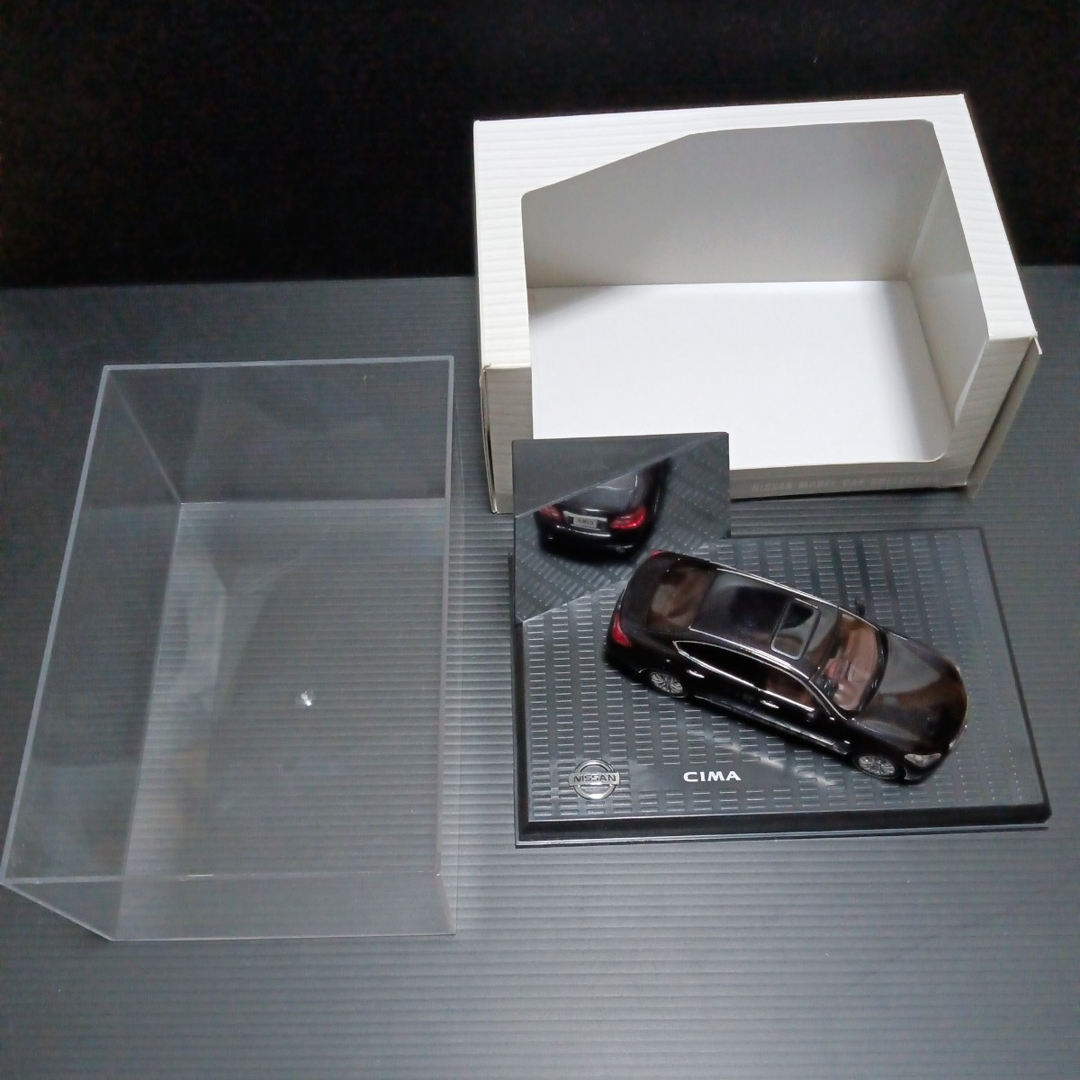 ● NISSAN「1/43 CIMA」ブラック　日産　シーマ　黒　ディーラー　ミニカー　特注　モデルカーコレクション　非売品