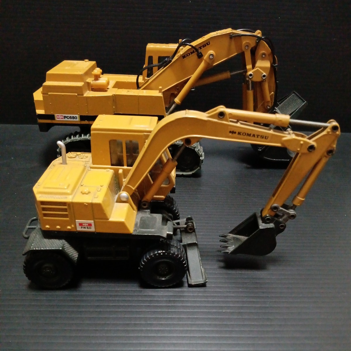 KOMATSU「1/50 PC650・1/40 PW60 」 一部に破損あり コマツ 重機 KOMATSU「1/50 PC650・1/40 PW60 」 一部に破損あり コマツ 重機