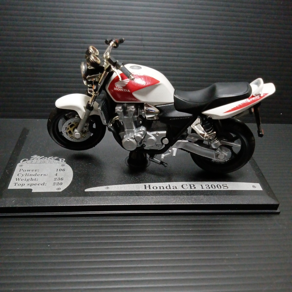 ソリド「1/18 CB1300」solido バイク ミニカー HONDA|Yahoo ソリド「1/18 CB1300」solido バイク ミニカー HONDA|Yahoo