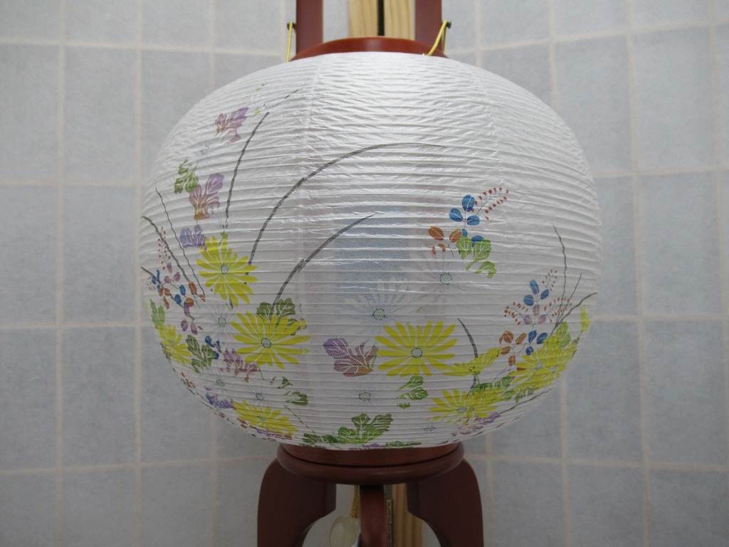 盆提灯「岐阜提灯/華のケヤキ/姫あんどん/9号/菊/紙張一重絵 盆提灯「岐阜提灯/華のケヤキ/姫あんどん/9号/菊/紙張一重絵