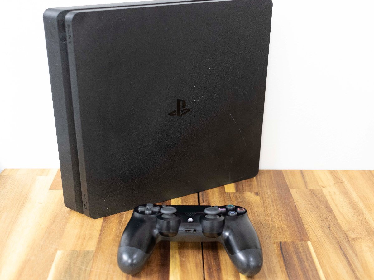 PS4本体 CUH-2000Bジェットブラック　1TB プレイステーション4 SONY 中古品・初期化及び簡易動作確認済_画像1