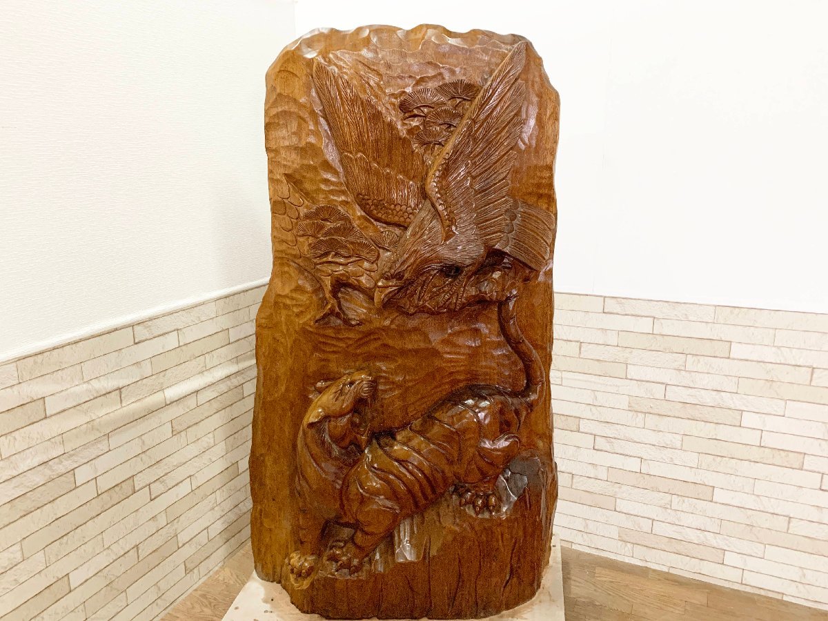 一枚板 古美術 一刀彫 木彫り オブジェ「松 虎 鷹」飾り物 玄関飾り
