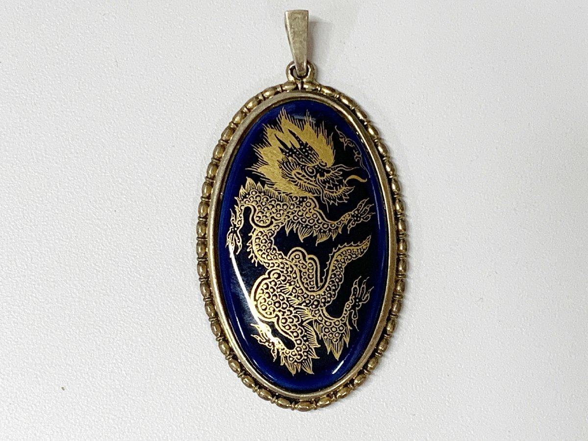 国内外の人気が集結 Meissen マイセン アクセサリー 重さ8.1g/4cm×2.5cm 刻印有 925 silver ゴールドカラー オーバル型 龍 ドラゴン ペンダントトップ 陶製 マイセン