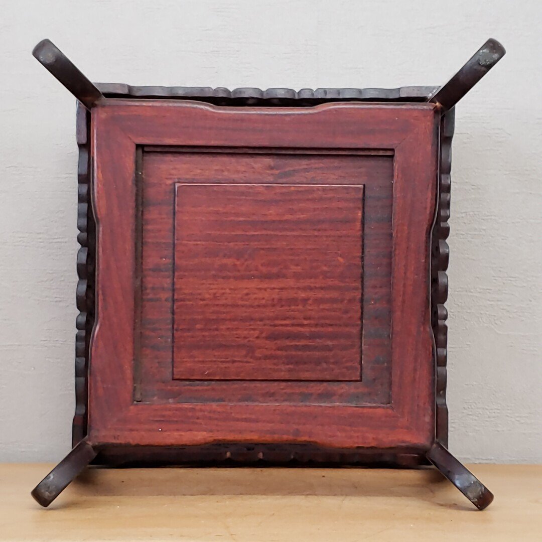 高卓 香炉台 花台 透かし彫り ケリ足 幅29×奥行29×高さ33.5cm 高卓 香炉台 花台 透かし彫り ケリ足 幅29×奥行29×高さ33.5cm