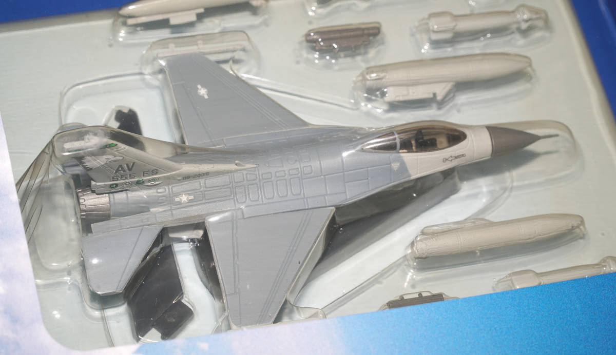 1/100 ロッキード・マーチン F-16 ファイティング・ファルコン 1/100 ロッキード・マーチン F-16 ファイティング・ファルコン