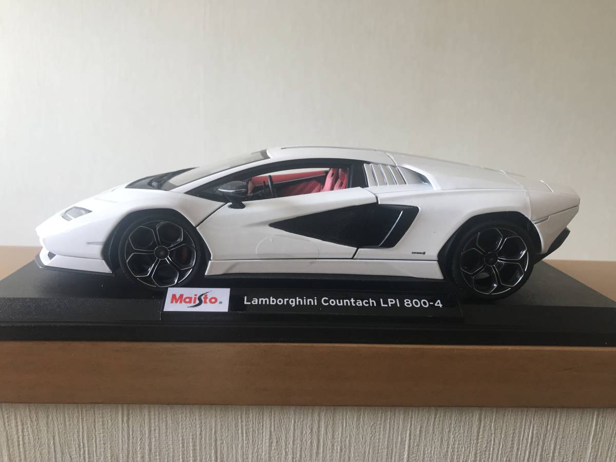 希少　レア　Maisto　マイスト　1:18 6+　Lamborghini Countach LP1 800-4　ホワイト　ランボルギーニ　LPl 800-4
