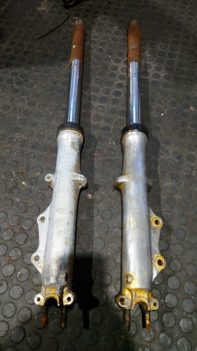 GT380 GT550 フロントフォーク-
