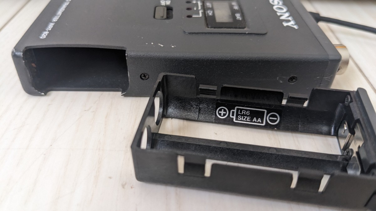 Bibian 比比昂- SONYワイヤレスピンマイクWRR-810 & WRT-820 Bibian 比比昂- SONYワイヤレスピンマイクWRR-810 & WRT-820