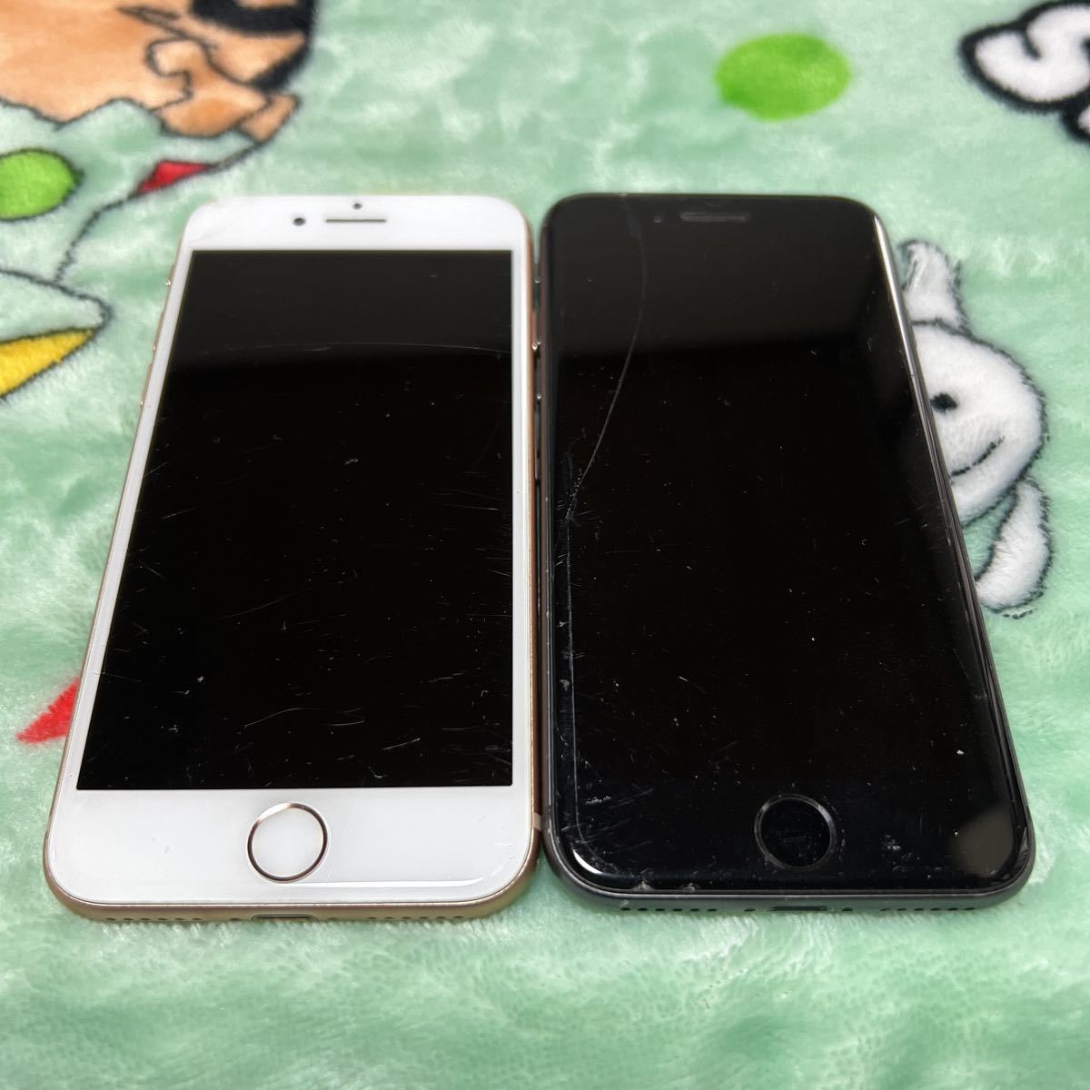 1円〜 SIMフリーiPhone8 2台セットゴールドとグレー64GB 判定○ 送料
