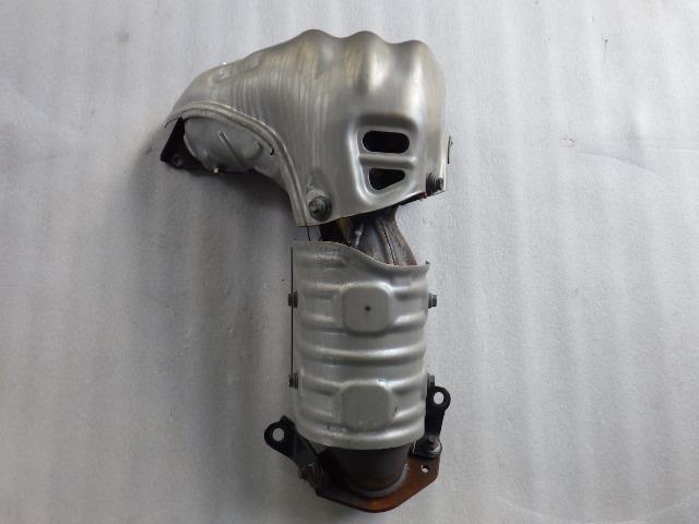 ヴェルファイア DBA-AGH30W エキゾーストマニホールド 2AR-FE 070 触媒