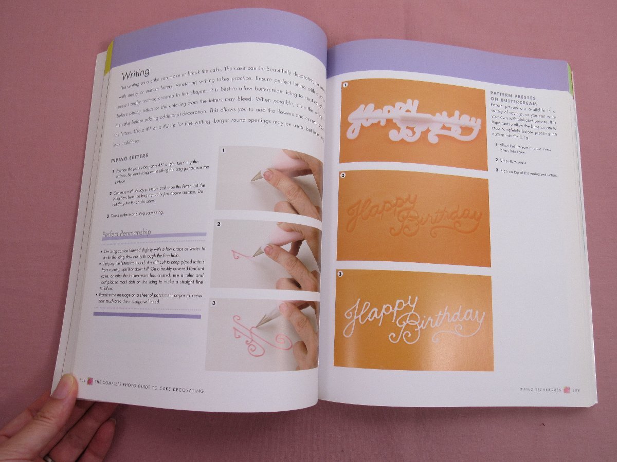 洋書『 The Complete Photo Guide to Cake Decorating 』 デコレーションケーキの作り方_画像2