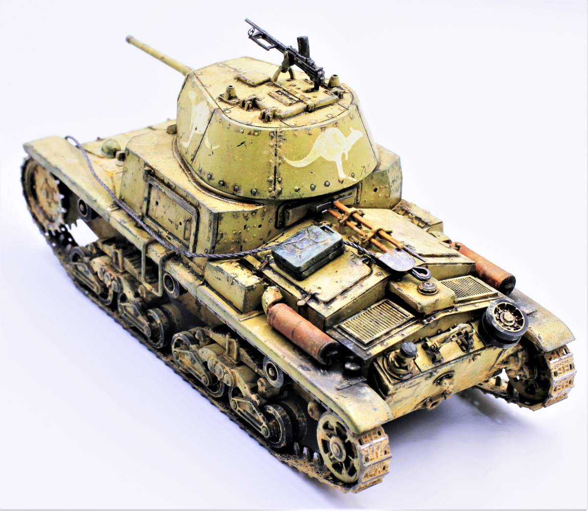 【完成品】1/35 イタリア戦車M13/40（オーストラリア軍鹵獲仕様）【タミヤ】_機銃は可動します