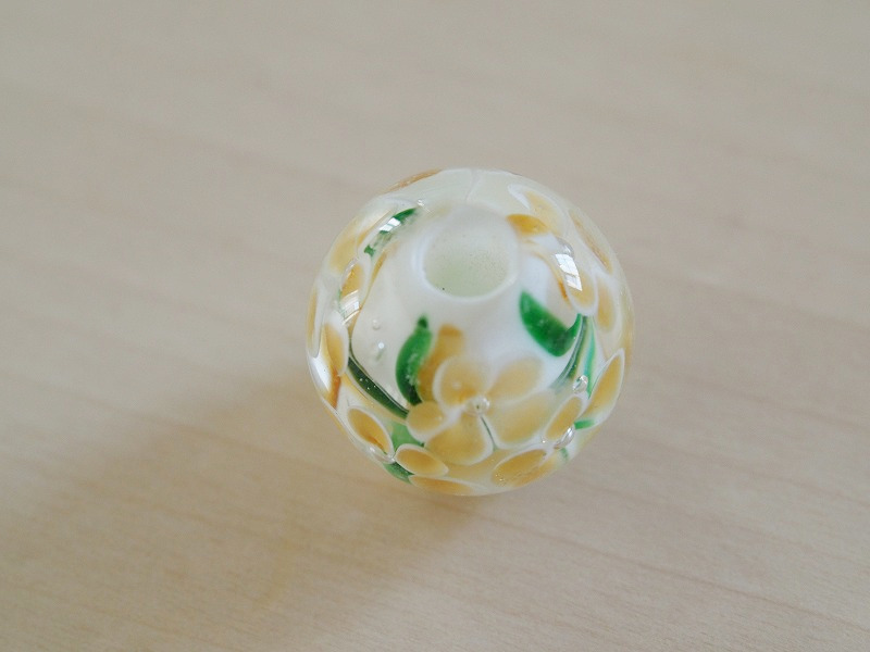 白(G) とんぼ玉　18mm　花柄　おしゃれガラス トンボ玉 大粒 ハンドメイド　蜻蛉玉　硝子_画像4