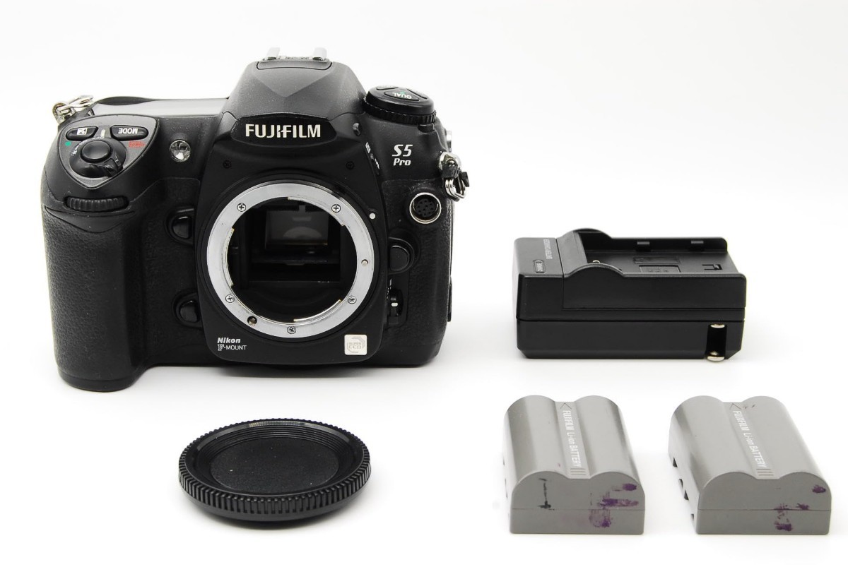美品】FUJIFILM フジフィルム デジタル一眼レフカメラ FinePix S5 Pro