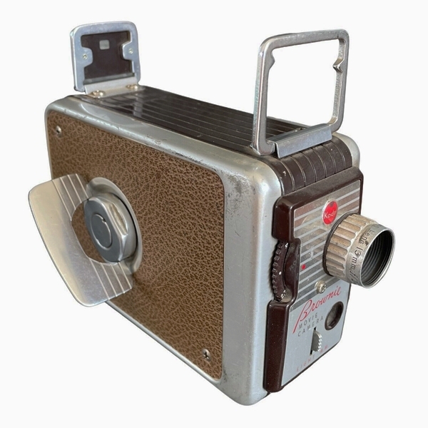 アンティーク Kodak Brownie Movie Camera EIGHT M.M 8mmムービーカメラ 動作未確認 ジャンク品 (GA03)_画像2