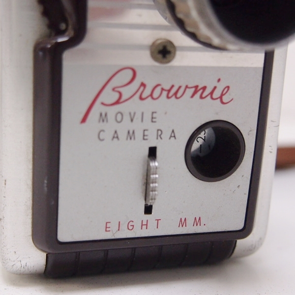 アンティーク Kodak Brownie Movie Camera EIGHT M.M 8mmムービーカメラ 動作未確認 ジャンク品 (GA03)_画像4