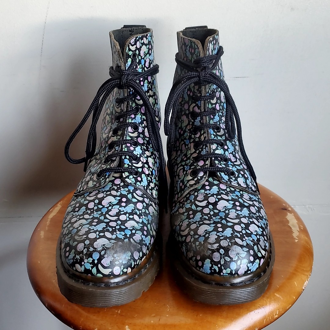 573 齋藤飛鳥着用【推しの子】ホワイト社製 英国製 Dr Martens 573 齋藤飛鳥着用【推しの子】ホワイト社製 英国製 Dr Martens