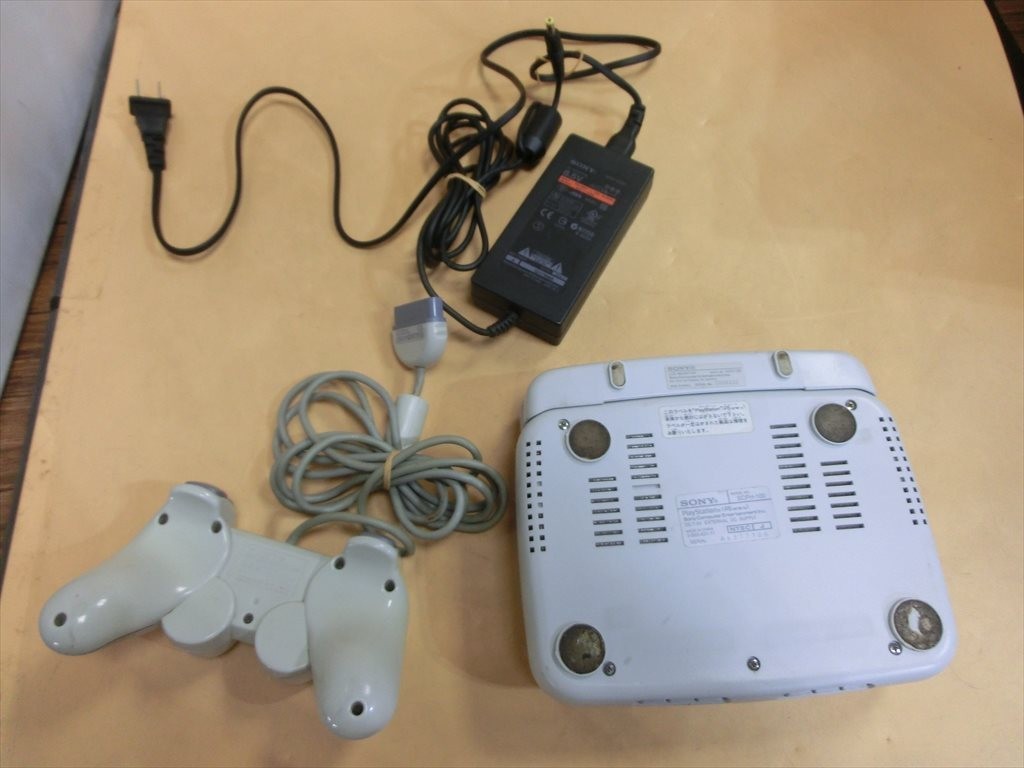 HW4-43】【60サイズ】△プレイステーション PS one SCPH-100 本体
