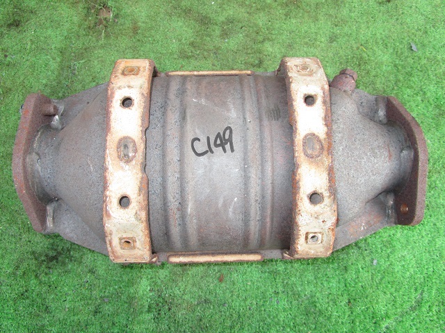 ◇日産 キャラバン E-FEGE24 VG30 純正触媒 コンバーター Catalyzer