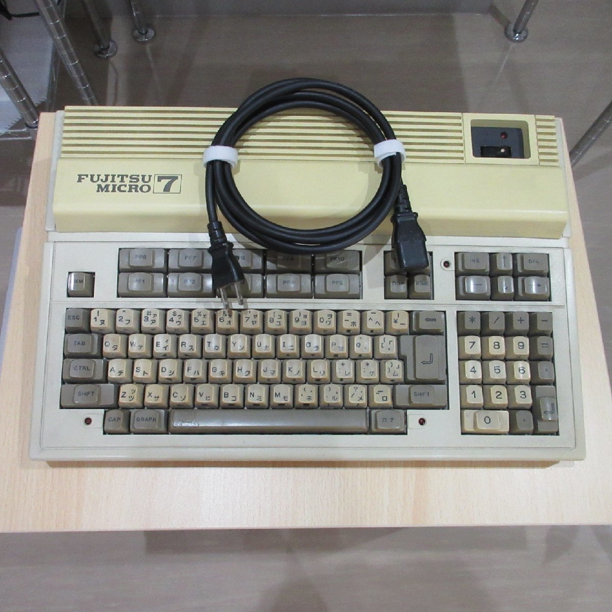  Fujitsu FM-7 retro personal computer 8 bit . three house body operation verification settled 