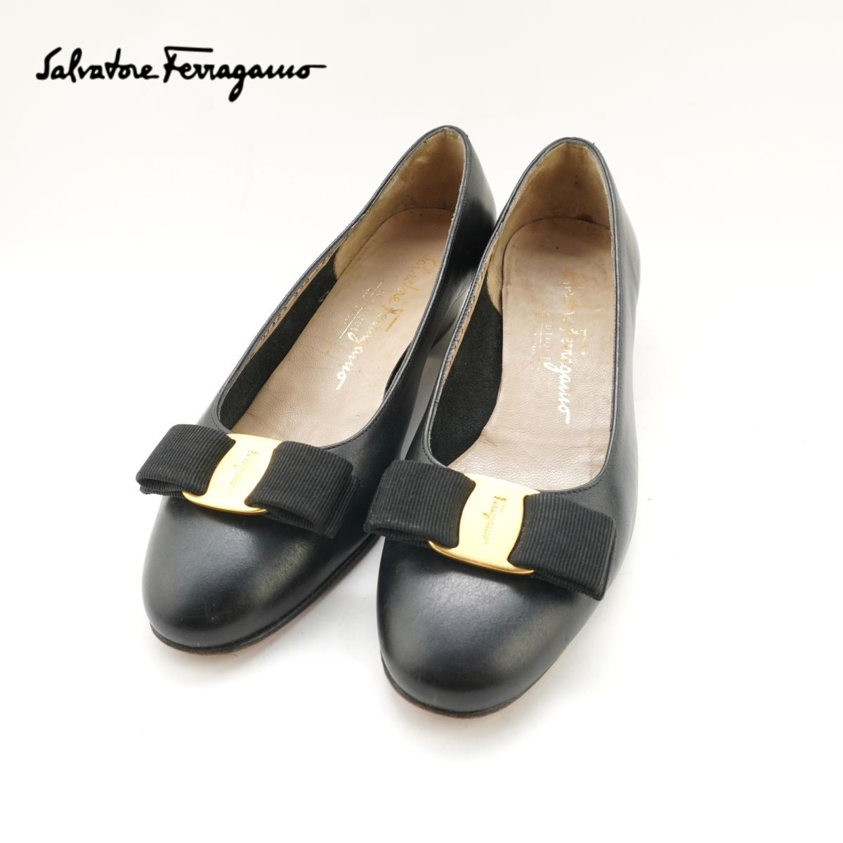 Salvatore Ferragamo サルヴァトーレ・フェラガモ 5 1/2 23.0~23.5 ヴァラ パンプス イタリア製 ヒール リボン レザー 黒 ブラック /FC83_画像1