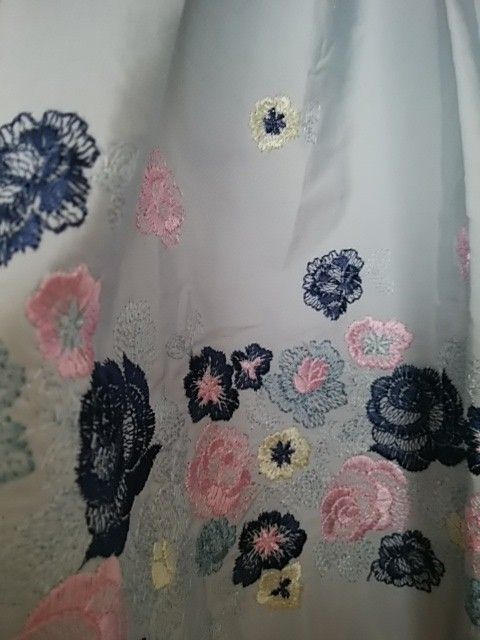 未使用タグ付レストローズの素敵な花刺繍スカート☆MTサイズ