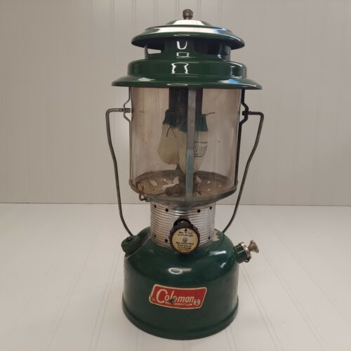 Coleman 220F Double Mantle Camping Lantern - Green 海外 即決