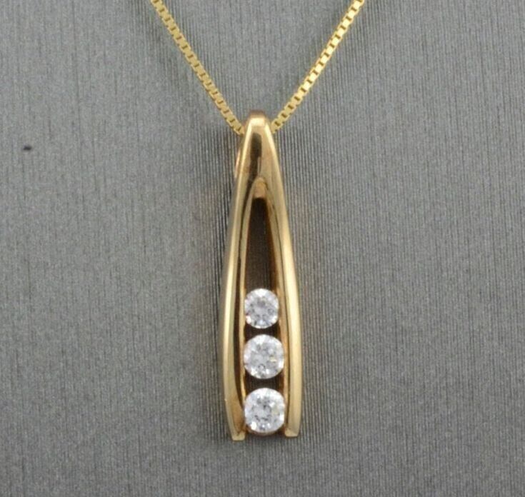 1Ct Round Cut Simulated Diamond Pendant W/18"Chain 14K Yellow Gold Plated Plated 海外 即決