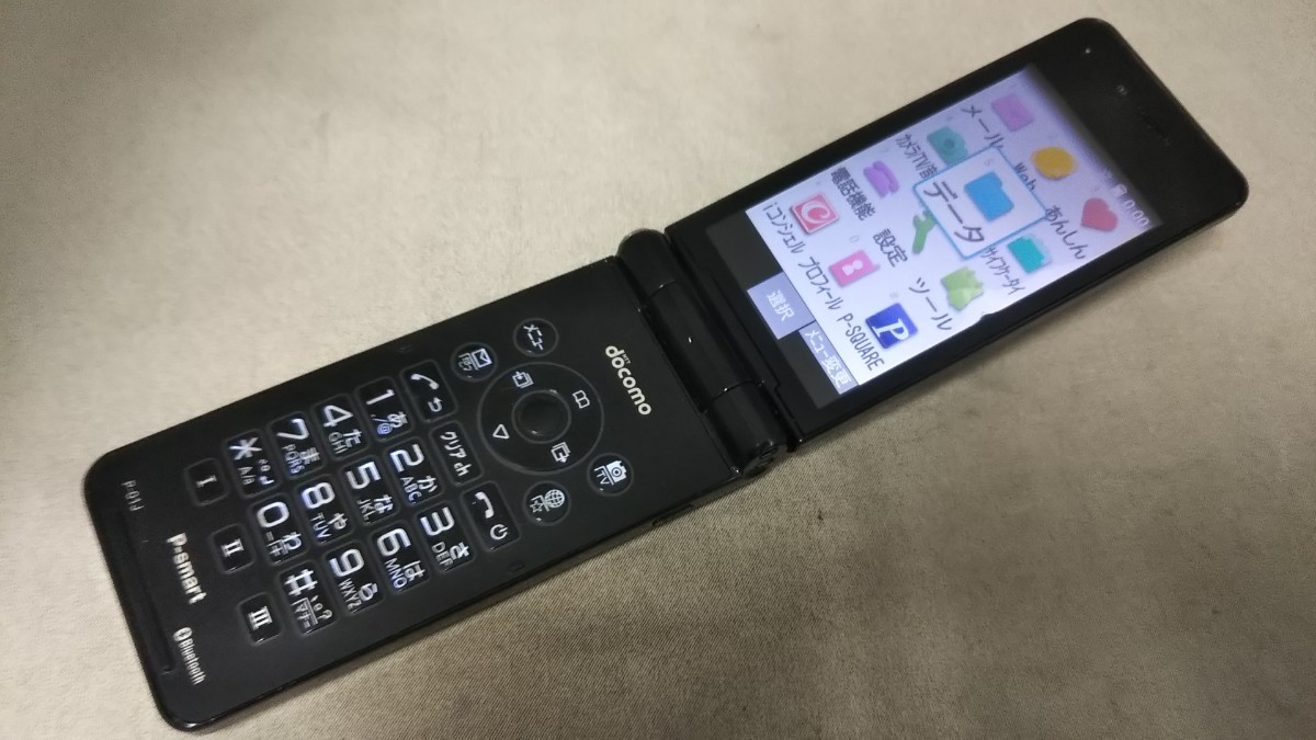 DG4581 docomo SIMフリー P-smart P-01J Panasonic 4Gガラホ 簡易確認＆簡易清掃＆初期化OK 判定○ 送料無料 Webにてロック解除手続済_画像1