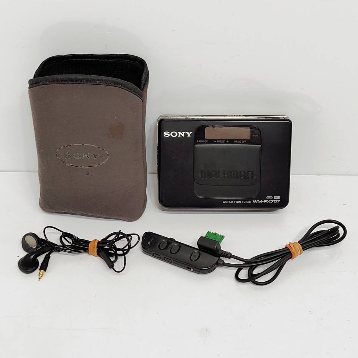 * Sony WM-FX707 Walkman radio cassette player SONY Walkman portable audio sound equipment outdoors RADIO CASSETTE PLAYER N409