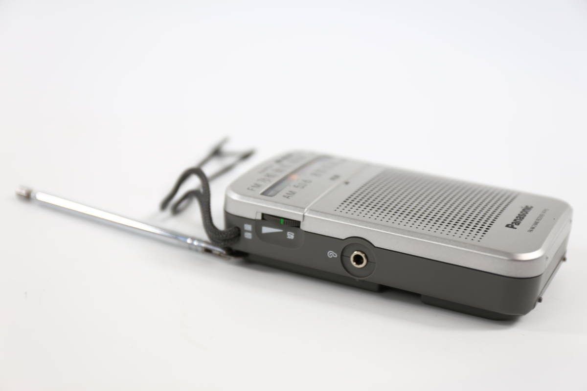 管071901/Panasonic RF-P50-S シルバー 未使用 パナソニック FM/AM ラジオ RF-P50-S 2バンド レシーバー 携帯ラジオの画像5