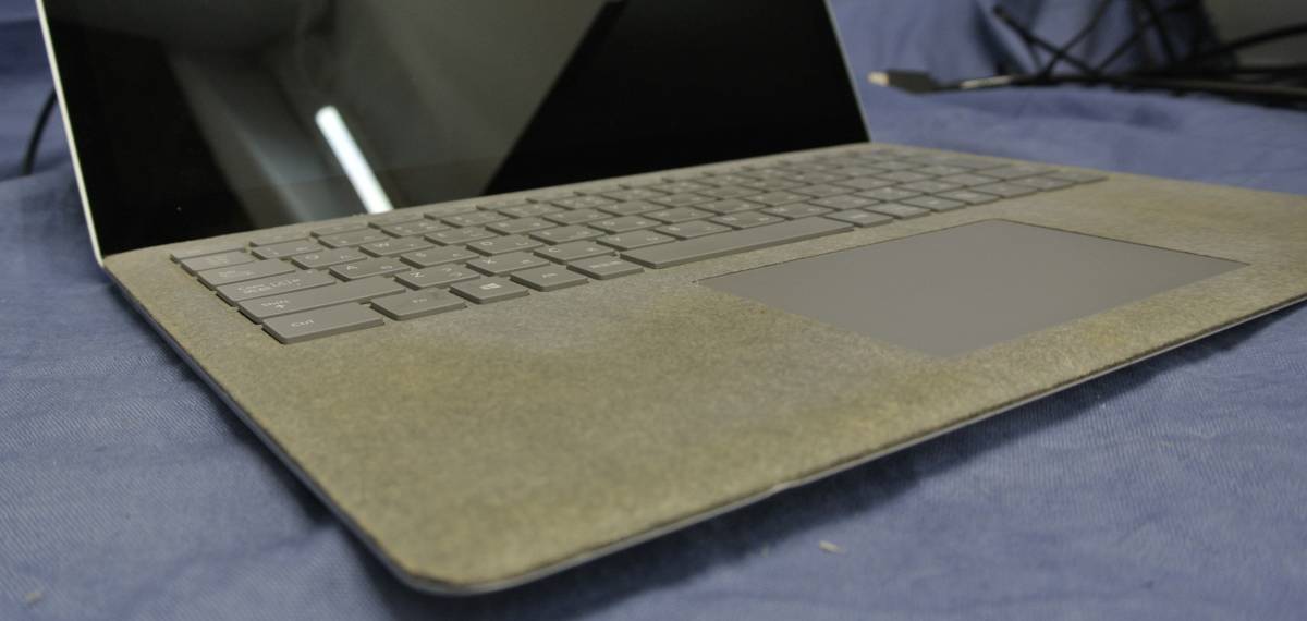 超薄!サクサク!Microsoft Surface Laptop(1769)第7世代i5-7200U/8GB