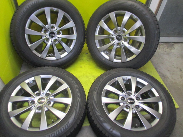 ユ) BMW MINI ミニクロスオーバー 205/60R16 冬用バリ山スタッドレス