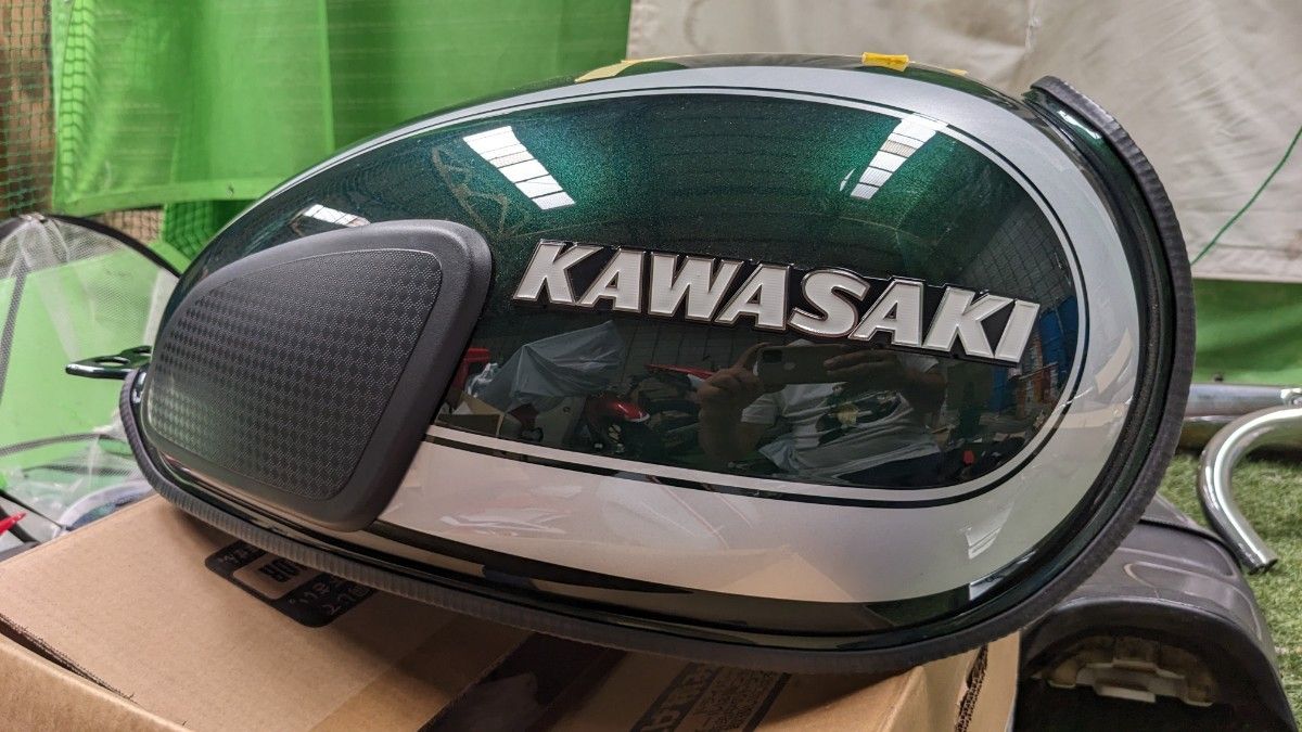 カワサキ w800 純正 燃料タンク 2020 年カラー キズ凹みなし超美 カワサキ w800 純正 燃料タンク 2020 年カラー キズ凹みなし超美