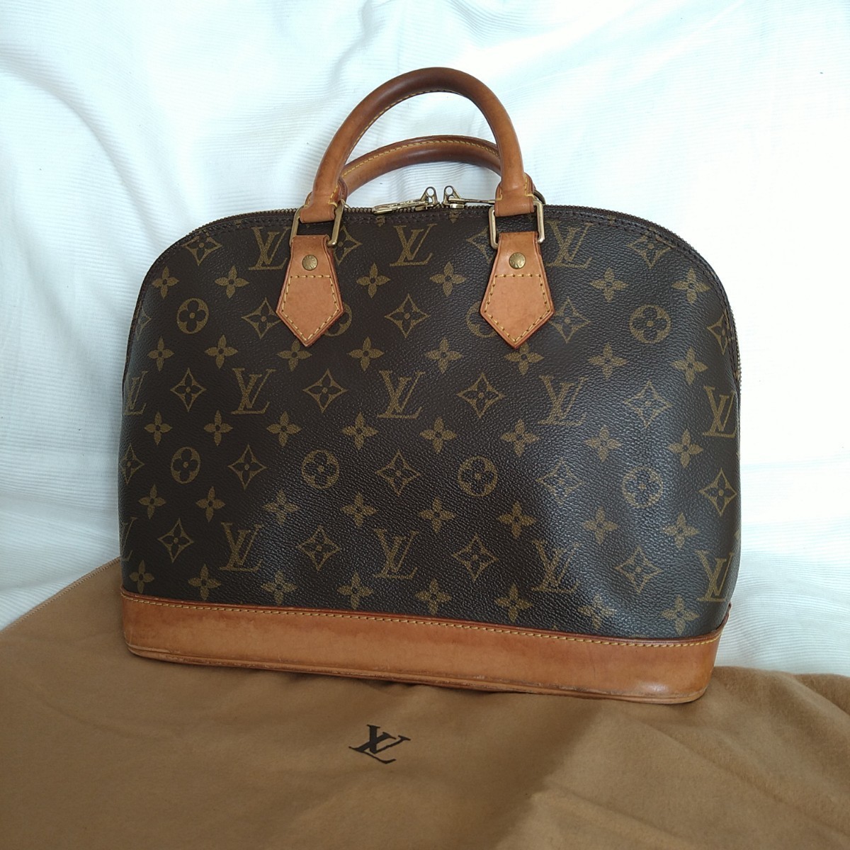 LOUIS VUITTON ルイヴィトン アルマ モノグラム visitversailles.org
