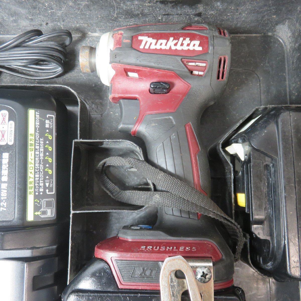 中古品】マキタ(makita) コードレスインパクトドライバー TD172DGXAR 中古品】マキタ(makita) コードレスインパクトドライバー TD172DGXAR