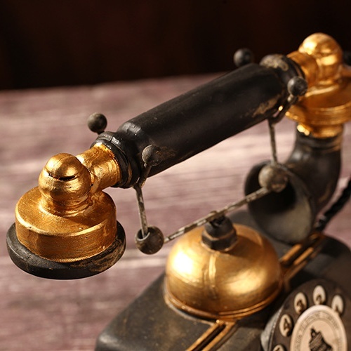 レトロな電話　昔ながらのノスタルジックなオブジェ ダイヤル式の電話 置物 インテリア 黒 金 ブラック ゴールド ヴィンテージ_画像5