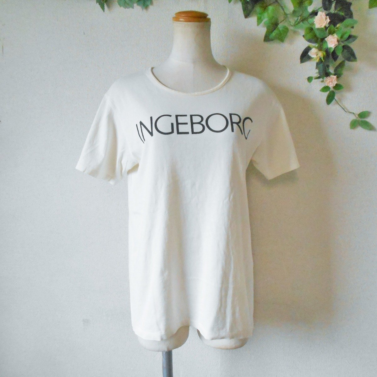 インゲボルグ INGEBORG Ｔシャツ カットソー レディース ロゴプリント_画像1