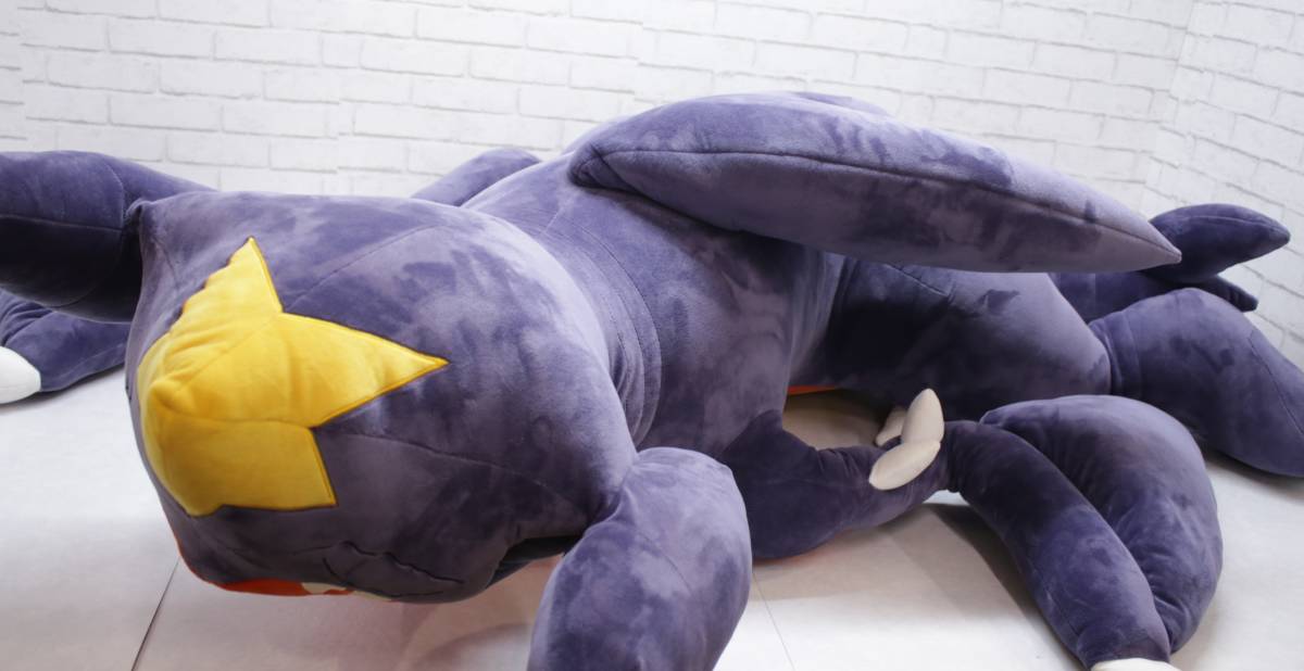 Yahoo!オークション - 439大きなガブリアス クッション Yahoo!オークション - 439大きなガブリアス クッション