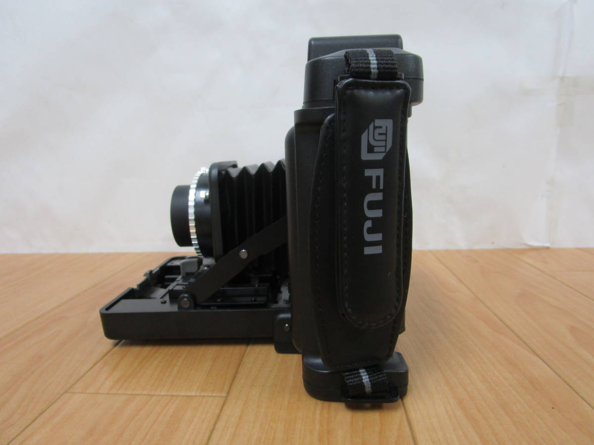 FUJI / Fuji film / FOTORAMA FP-1 PROFESSIONAL / FUJINON LENS 1:5.6 f=105mm / FUJI INSTANT CAMERA PEEL APART TYPE