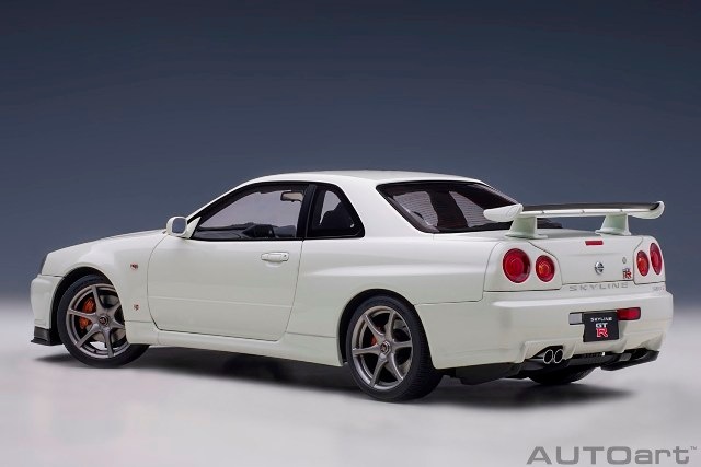 AUTOart　77406　日産 スカイライン GT-R (R34) Vスペック II (ホワイトパール)_画像2