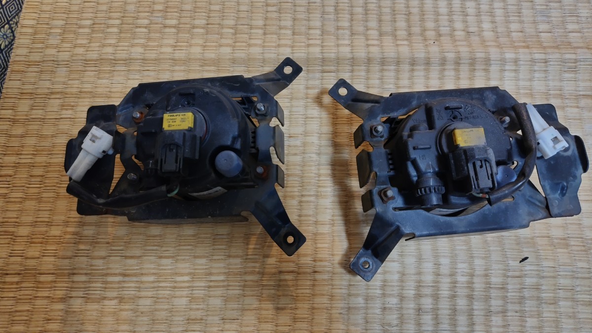 JB23 ジムニー 後期 純正 フォグランプ ブラケット 左右 6型以降 JB23 ジムニー 後期 純正 フォグランプ ブラケット 左右 6型以降