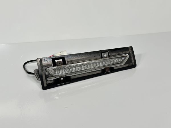 美品 ライズ A200A 純正OP モデリスタ フロントスポイラー用 右LEDデイライト ADVANCE BLAST STYLE 青 D2531-61310 MSD41-B1001 管理18681_きれいです。