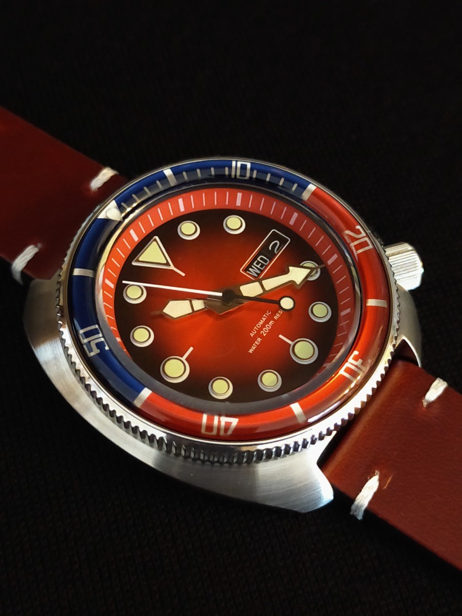 deepペプシ仕様!!【NH36搭載!!新品】karajan 防水200m 紅革-