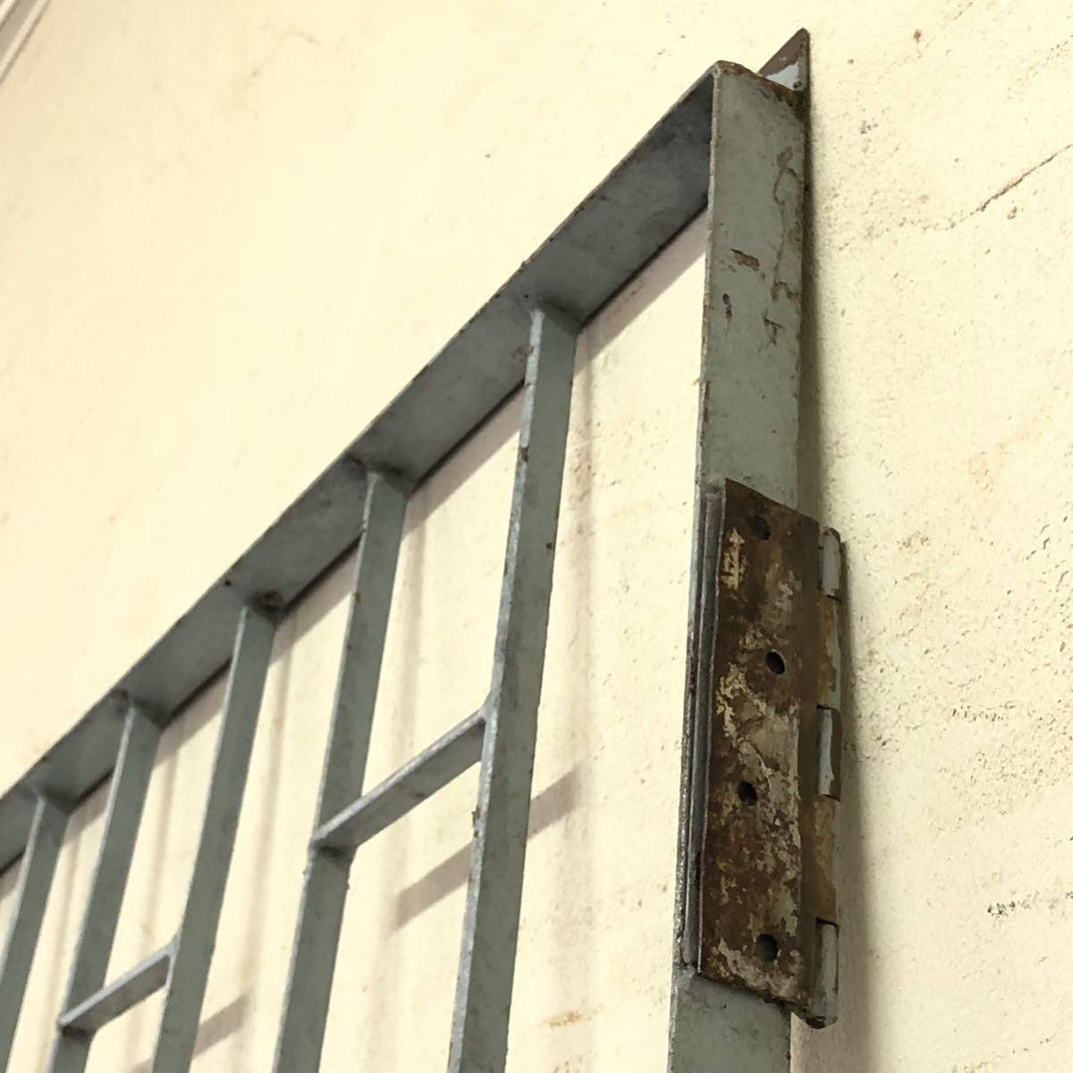 V146=W80×H198 old iron made. one-side . door fittings fence antique door gate gate Vintage divider partition lattice ftg