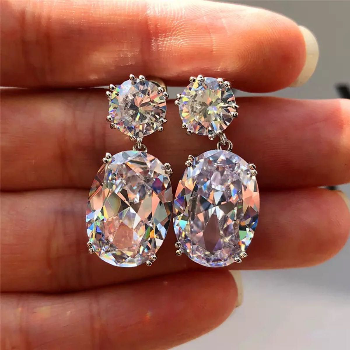 新品 ピアス 最高品質  モアサナイト 人工ダイヤモンド  ブリリアント キラキラ