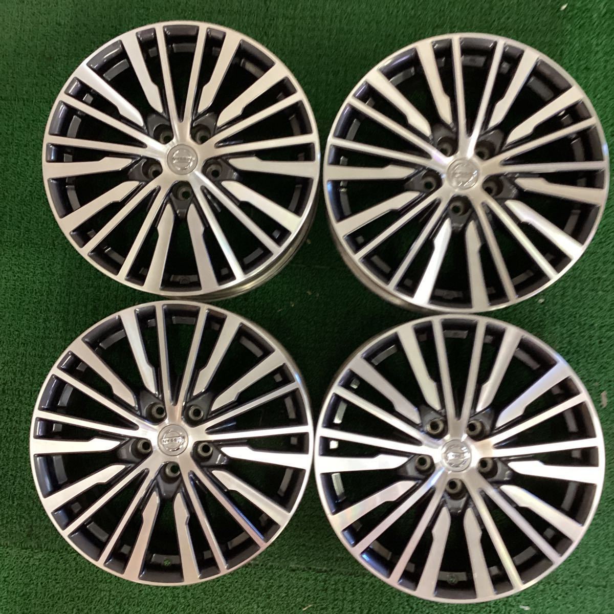 ニッサン E52 エルグランド 純正アルミホイール18×7.5J+55 114.3-5H 中古品4本_画像1