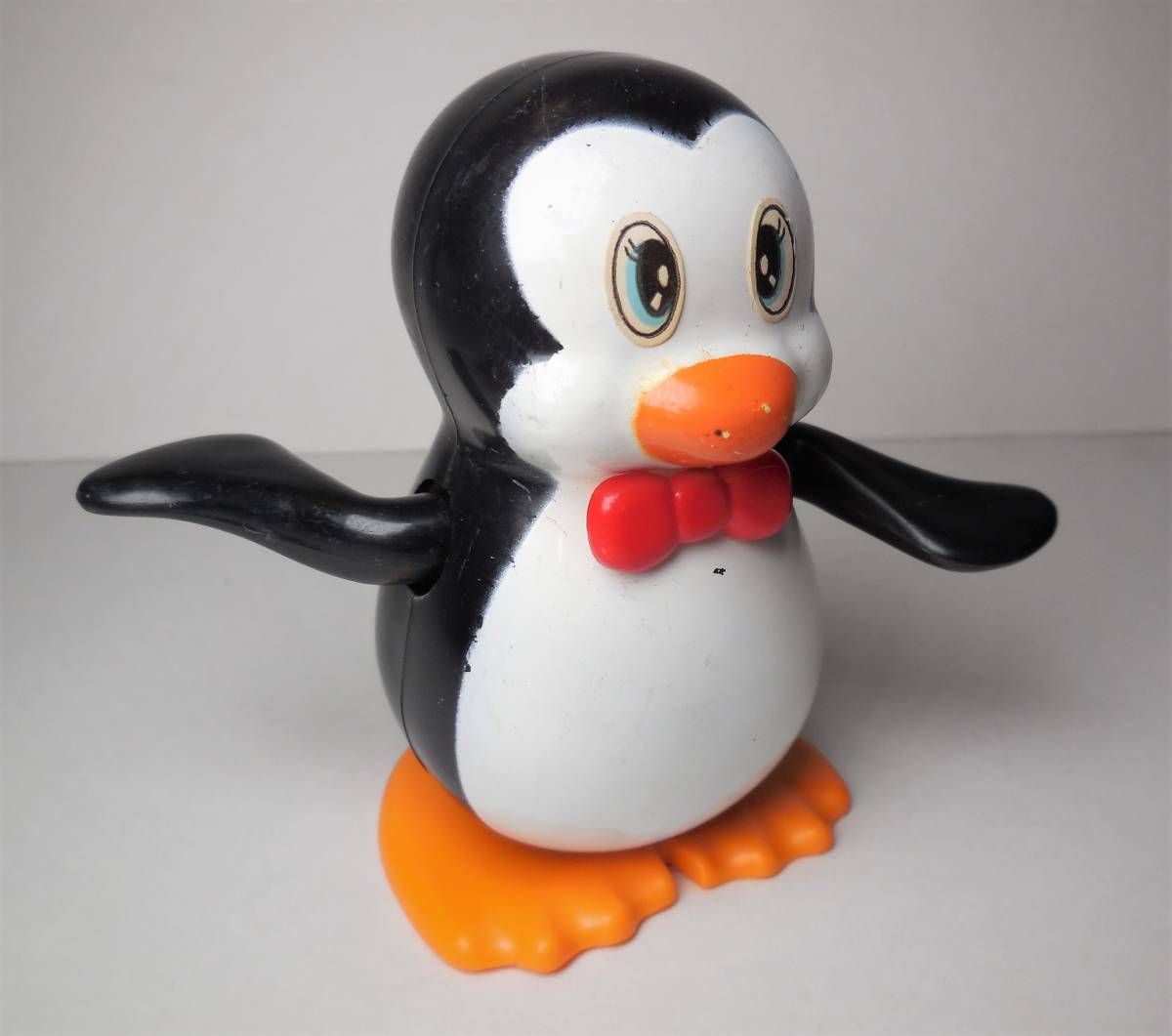 ペンギン さん 翼回転 ゼンマイ 人形 背泳ぎペンギン 黒 BLACK マスダヤ_画像8