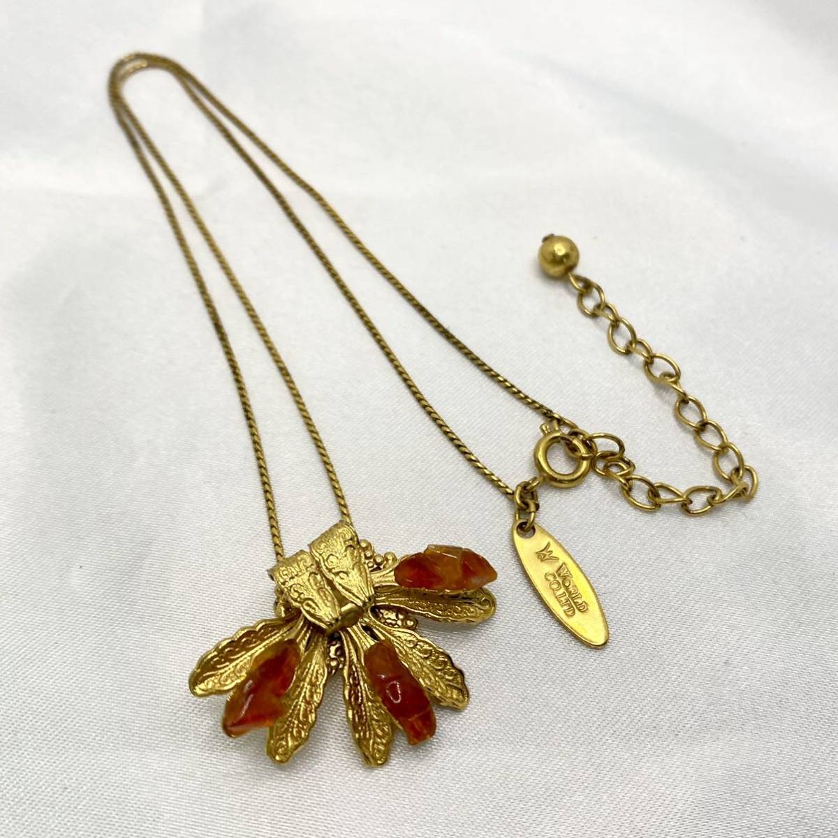 ヴィンテージ さざれ ストーン ネックレス WORLD CO.LTD ゴールド カラー vintage アクセサリー アンティーク ペンダント 装飾品 ヴィンテージ さざれ ストーン ネックレス WORLD CO.LTD ゴールド カラー vintage アクセサリー アンティーク ペンダント 装飾品