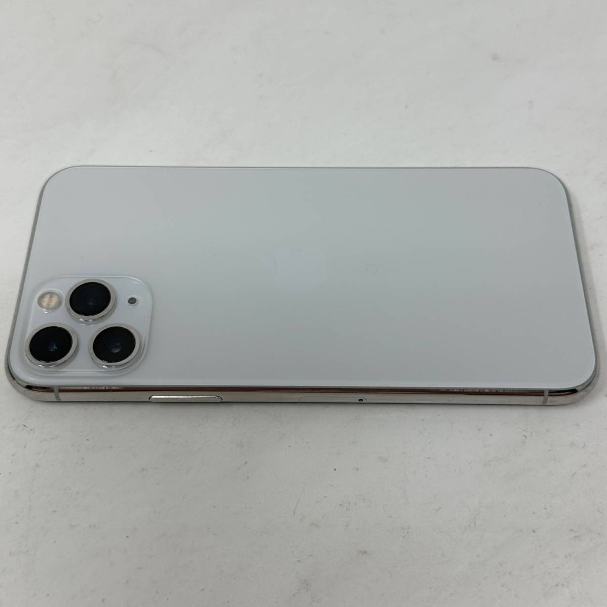 SIMフリーiPhone 11 Pro 64GB MWC32J/A シルバーSIMロック解除済Apple